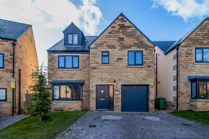 6 Bedroom Detached House For Sale In Horbury View, Ossett, WF5