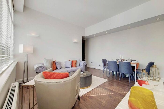 2 Bedroom Flat To Rent In City Road, City, London, EC1V