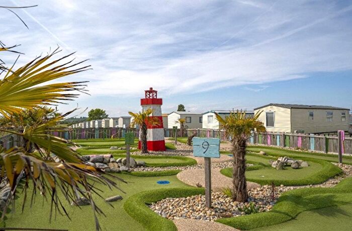 2 Bedroom Mobile/park Home For Sale In Leysdown Road, Leysdown-On-Sea, Sheerness, ME12