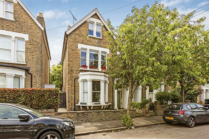 2 Bedroom Flat To Rent In Elm Road, East Sheen, SW14