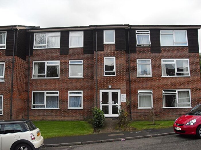 2 Bedroom Flat To Rent In Greenacre Court, Englefield Green, Egham, TW20