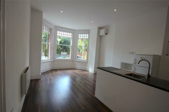 1 Bedroom Apartment To Rent In Tetherdown, Muswell Hill, London, Greater London, N10