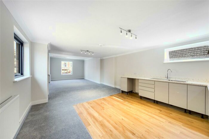 2 Bedroom Apartment To Rent In Market Hill, St. Ives, PE27