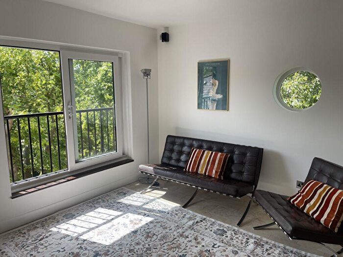 2 Bedroom Flat To Rent In St Josephs Vale, SE3