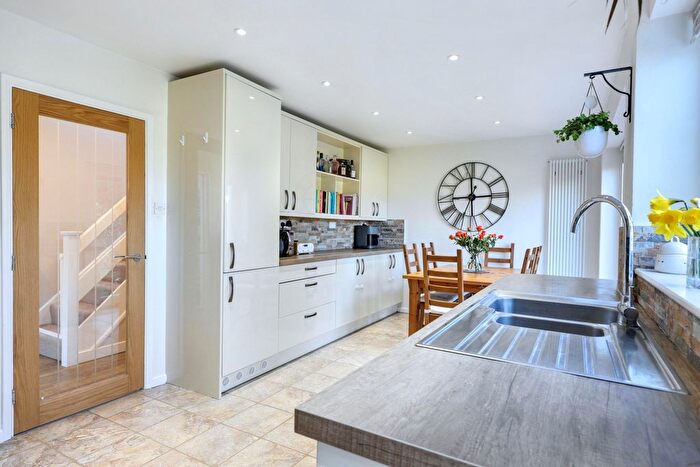 4 Bedroom Detached House For Sale In Willow Way, Hauxton, Cambridge, CB22