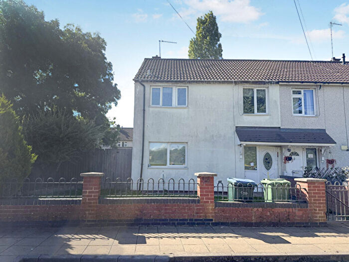 3 Bedroom Semi-Detached House For Sale In Euston Crescent, Willenhall, Coventry, West Midlands, CV3