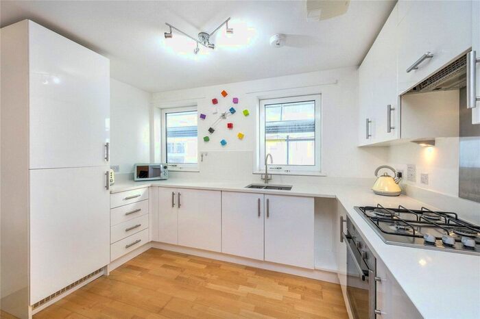 2 Bedroom Flat To Rent In Wellesley Terrace, Islington, London, N1