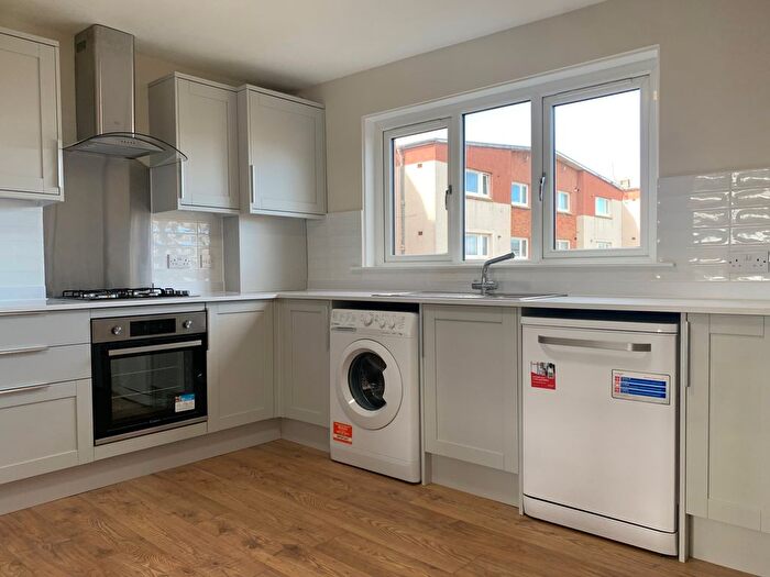 2 Bedroom Flat To Rent In , Southhouse Crescent, Edinburgh, EH17