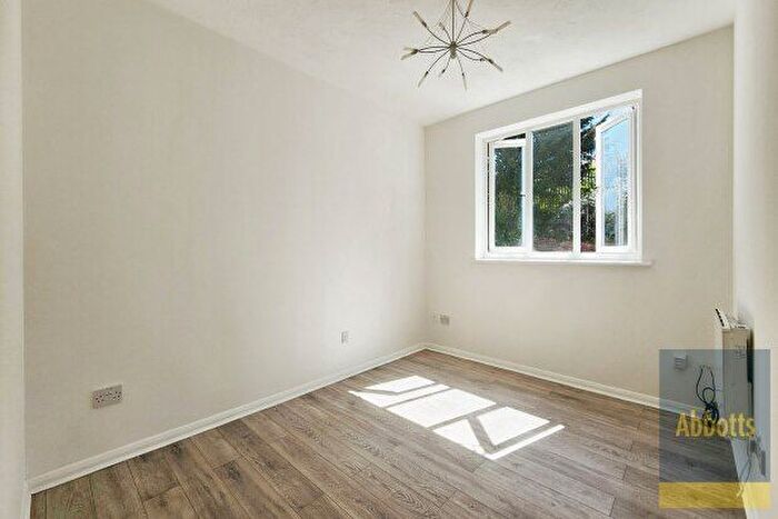 2 Bedroom Flat To Rent In Nicholsons Grove, Colchester, CO1