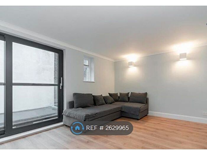 4 Bedroom Semi-Detached House To Rent In Fortune Green Road, London, NW6
