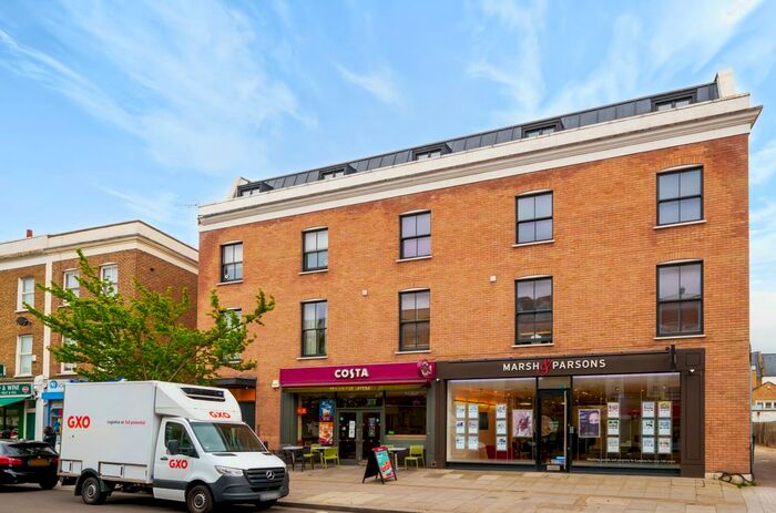 2 Bedroom Flat To Rent In Askew Road, London, W12