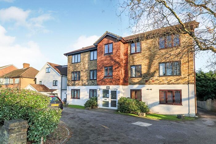 1 Bedroom Flat To Rent In Rushmon Court, Hook Road, Surbiton, KT6