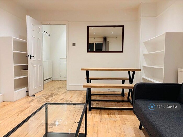 3 Bedroom Terraced House To Rent In Vallance Road, London, E2