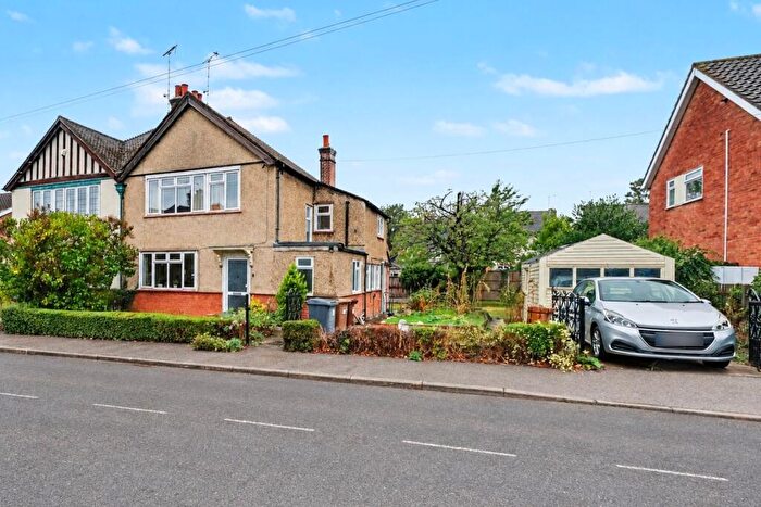 4 Bedroom Semi-Detached House For Sale In Rainsford Avenue, Chelmsford, CM1