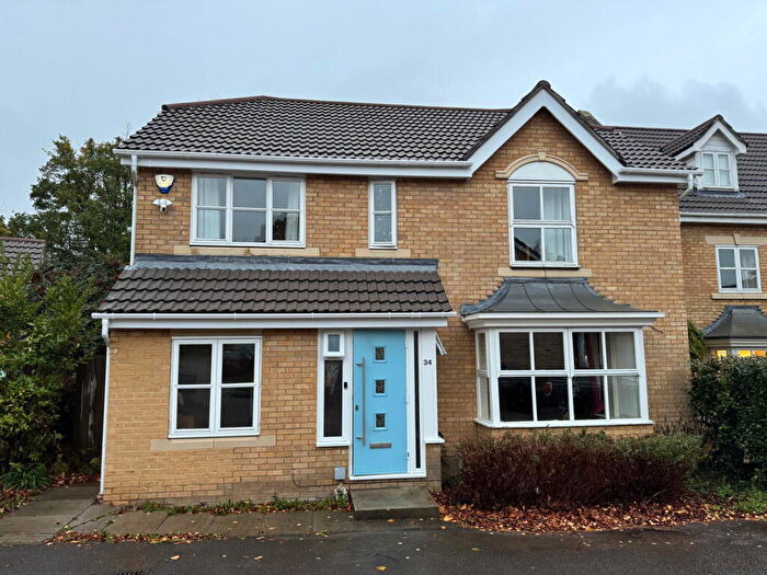 4 Bedroom Detached House To Rent In Holywell Close, Orpington, BR6