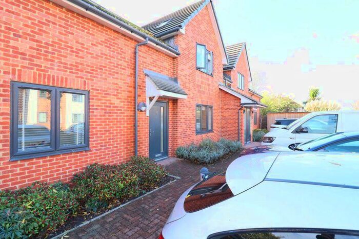 2 Bedroom Flat To Rent In Barnwood Road, Gloucester, GL4