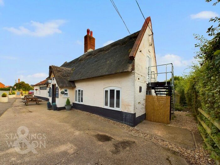 1 Bedroom Flat To Rent In Wheel Road, Alpington, Norwich, NR14