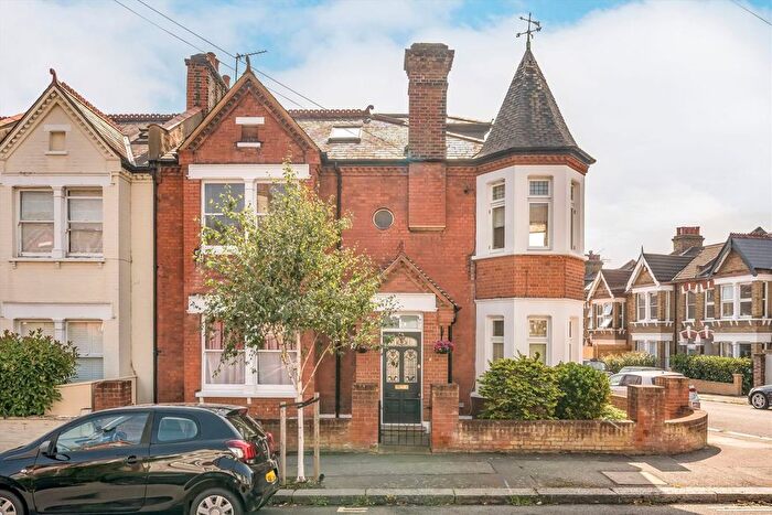 5 Bedroom Semi-Detached House For Sale In Garthorne Road, Forest Hill, SE23