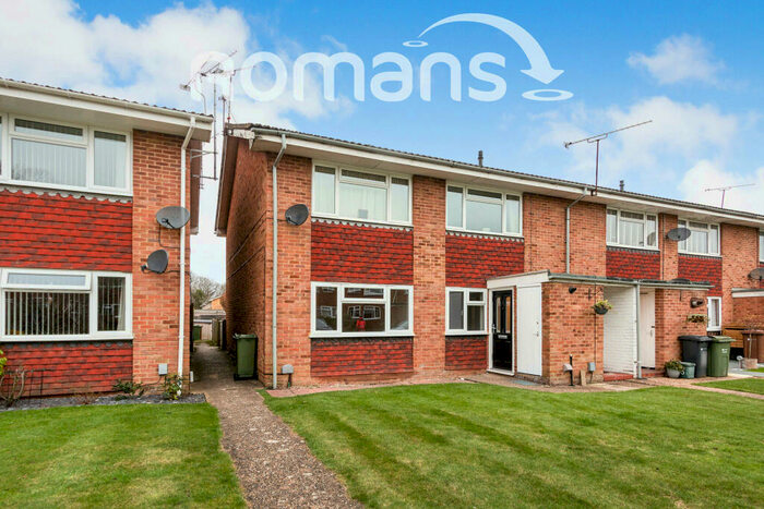 2 Bedroom Maisonette To Rent In Ellison Way, Tongham, GU10