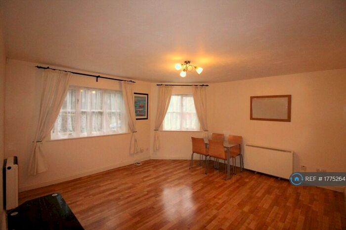 2 Bedroom Flat To Rent In Blessing Way, Barking, IG11