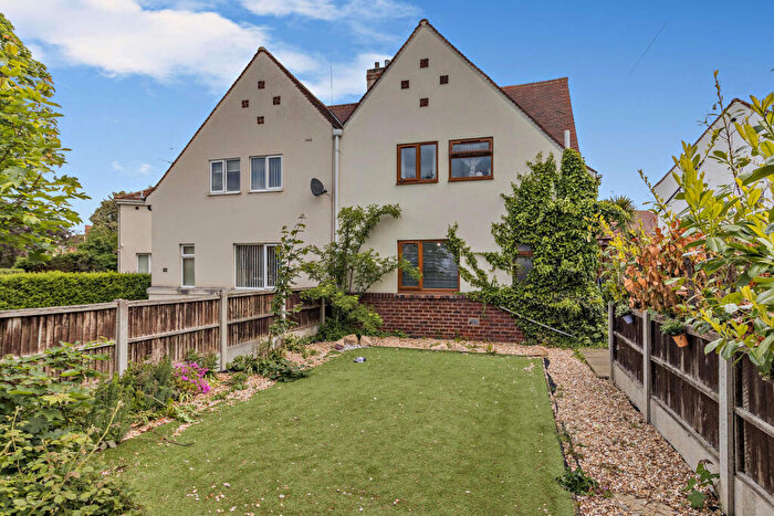 3 Bedroom Semi-Detached House For Sale In East View, Bawtry, DN10