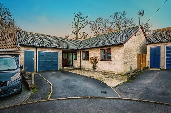 3 Bedroom Bungalow For Sale In Merrivale Close, Hythe, Southampton, Hampshire, SO45