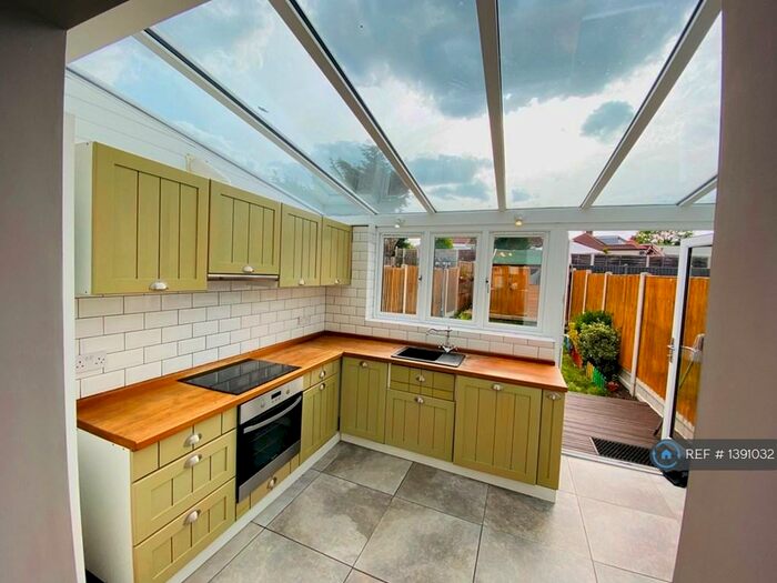 2 Bedroom Terraced House To Rent In Curran Avenue, Sidcup, DA15