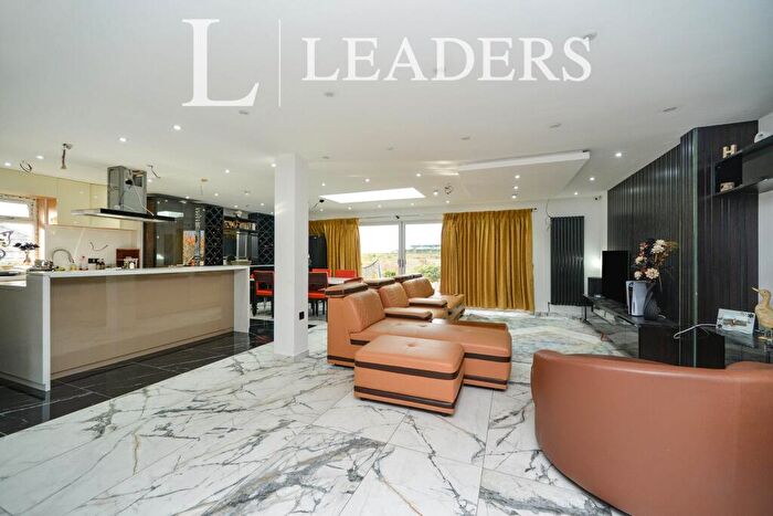 5 Bedroom House To Rent In Wilson Avenue, BN2