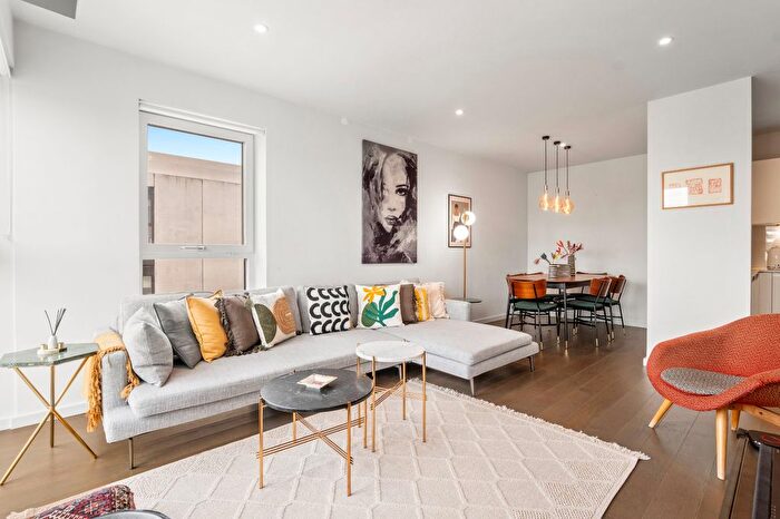 2 Bedroom Flat To Rent In York Way, Holloway, N7