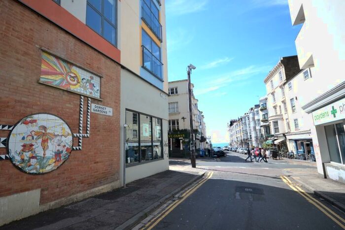 Flat To Rent In Dorset Gardens, Brighton, BN2