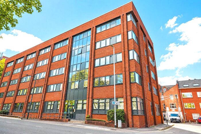 1 Bedroom Flat To Rent In Farnsby Street, Swindon, Wiltshire, SN1
