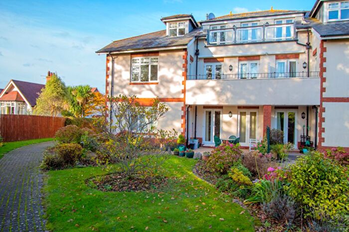 2 Bedroom Flat For Sale In Regis Court, Hillside Road, Sidmouth, EX10