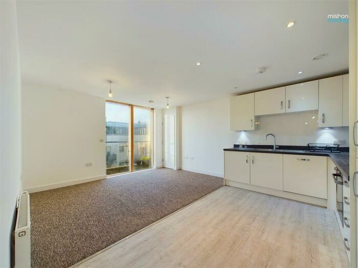 2 Bedroom Apartment To Rent In Dorset Gardens, Brighton, BN2