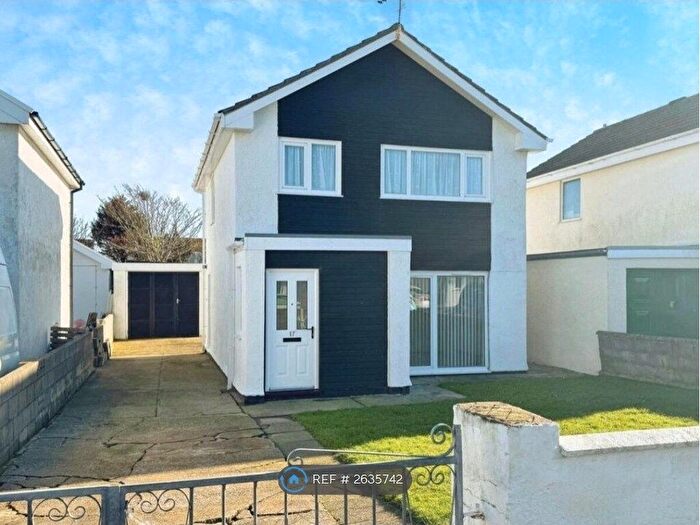 3 Bedroom Detached House To Rent In Stanley Avenue, Valley, Holyhead, LL65