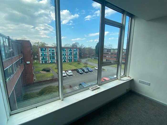 3 Bedroom Flat To Rent In Pytchley House, Browns Green, Birmingham, B20