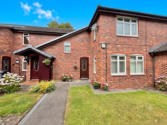 2 Bedroom Flat For Sale In Nightingale Close, Wilmslow, SK9