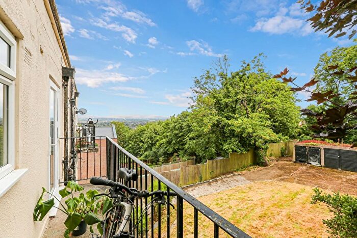 2 Bedroom Flat To Rent In Canonbie Road, London, SE23