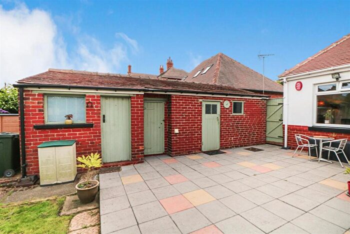 4 Bedroom Detached Bungalow For Sale In Mount Vernon Road, Barnsley, S70