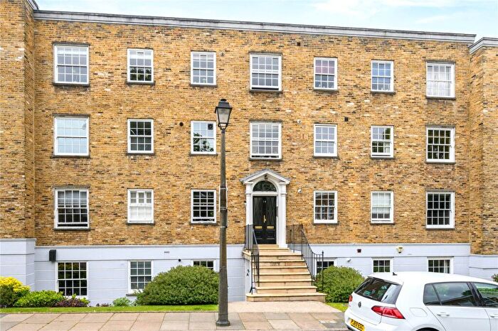 2 Bedroom Apartment For Sale In John Spencer Square, Islington, London, N1