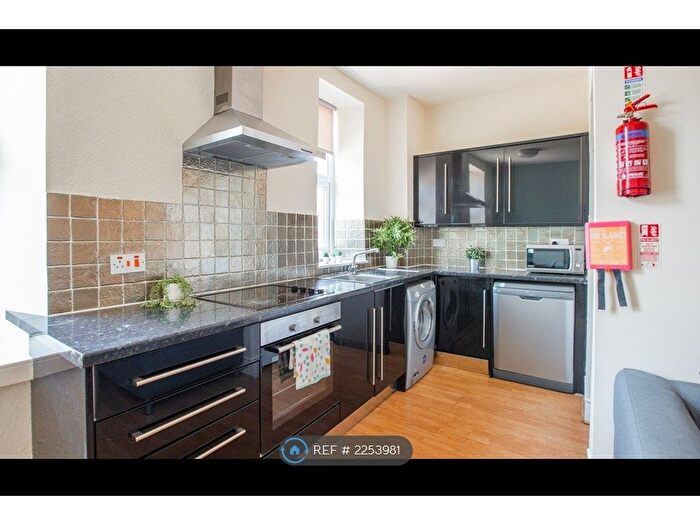 4 Bedroom Flat To Rent In Crookesmoor Road, Sheffield, S10