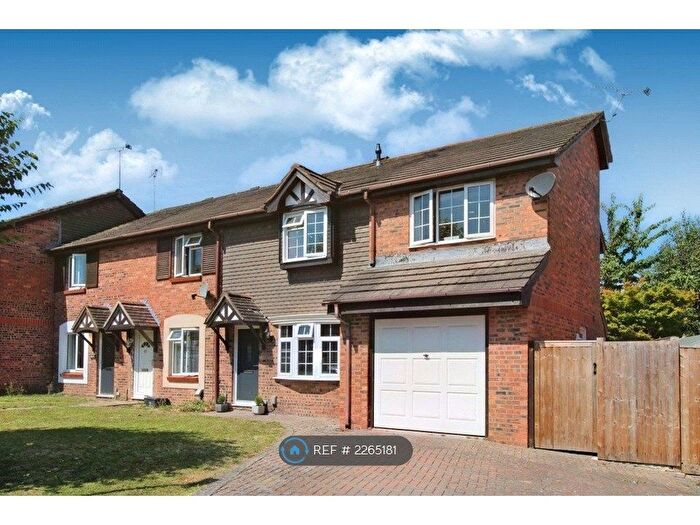 4 Bedroom End Of Terrace House To Rent In Saddleback Road, Shaw, Swindon, SN5