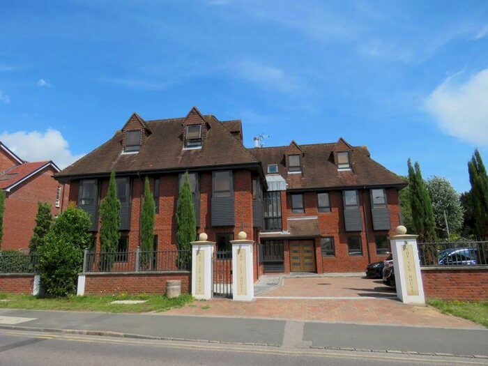 2 Bedroom Flat To Rent In Dean Street, Marlow, SL7