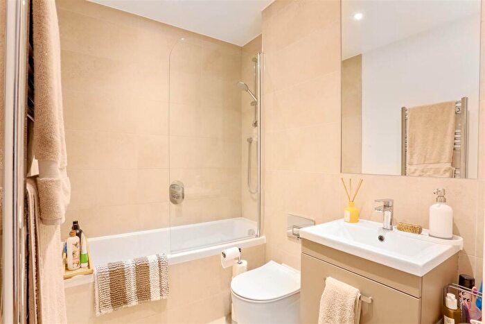 2 Bedroom Flat For Sale In Devonshire Road, Sutton, SM2