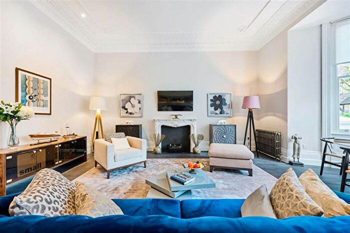 2 Bedroom Flat To Rent In Redcliffe Square, South Kensington, SW10