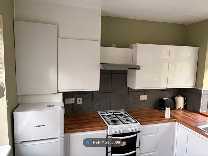 2 Bedroom Maisonette To Rent In Pinner, Pinner, HA5