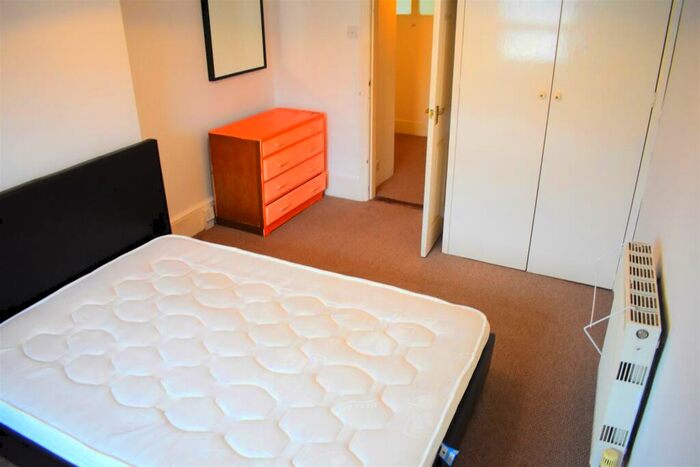 2 Bedroom Apartment To Rent In Elphinstone Road, Southsea, PO5