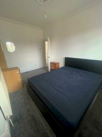 2 Bedroom Flat To Rent In Airthrie Road, Ilford, IG3