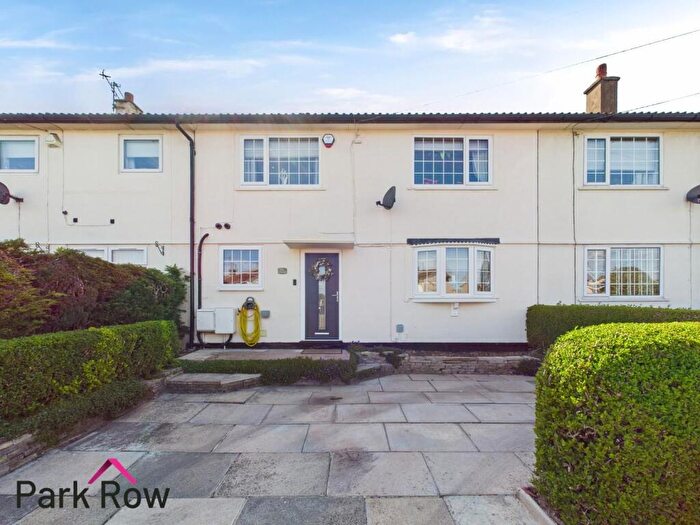 3 Bedroom House For Sale In Eversley Mount, Sherburn In Elmet, Leeds, LS25