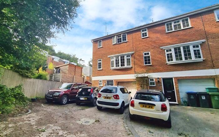 3 Bedroom End Of Terrace House For Sale In Glendale, Hemel Hempstead, HP1