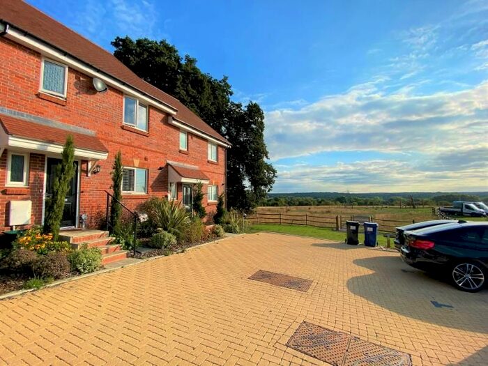 3 Bedroom Property To Rent In Withers Walk, Blackwater, Camberley, GU17